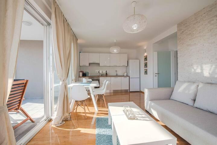 Blue Sky, Modern Sea View Apartment Novalja Exteriér fotografie