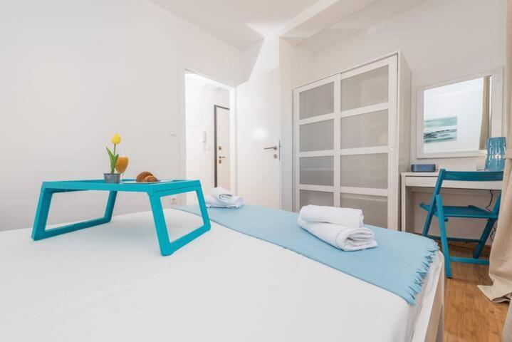 Blue Sky, Modern Sea View Apartment Novalja Exteriér fotografie
